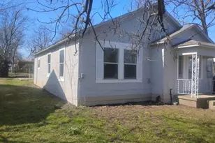 1104 S Columbia St, Clarksville, TX 75426 - Photo 7