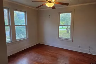 809 W 3rd St, Clarksville, TX 75426 - Photo 3