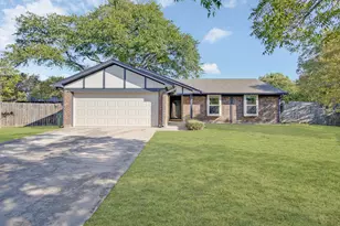 912 Shell Ct, Bedford, TX 76022 - Photo 1