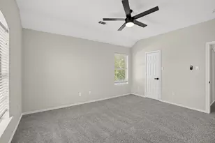 6408 Canyon Lake Dr, Dallas, TX 75249 - Photo 21