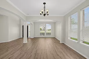 6408 Canyon Lake Dr, Dallas, TX 75249 - Photo 5