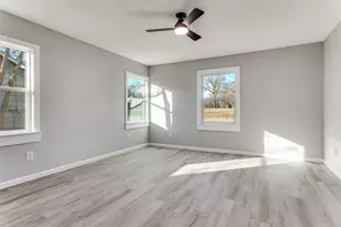 804 Lively St, Bowie, TX 76230 - Photo 11