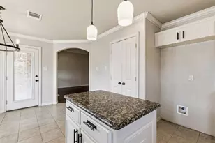 2122 Valley Dr, Weatherford, TX 76087 - Photo 9