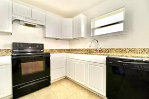 1526 Hillcrest St, Mesquite, TX 75149 - Photo 5