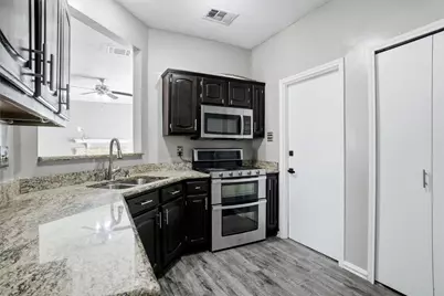 2136 Falcon Ridge Drive, Carrollton, TX 75010 - Photo 9