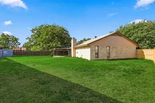 725 Southridge Ct, Grand Prairie, TX 75052 - Photo 19