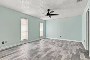 725 Southridge Ct, Grand Prairie, TX 75052 - Photo 11
