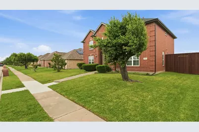 3852 Harrison Drive, Carrollton, TX 75010 - Photo 3