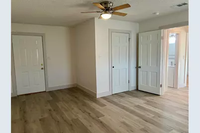 909 Hallum Street, River Oaks, TX 76114 - Photo 5