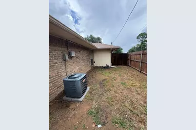 715 Oakwood Lane #A, Arlington, TX 76012 - Photo 3