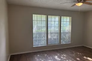 715 Oakwood Ln, Arlington, TX 76012 - Photo 13