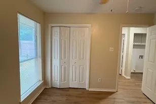 715 Oakwood Ln, Arlington, TX 76012 - Photo 21