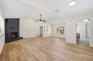 2406 Amber Hill Ln, Euless, TX 76039 - Photo 7