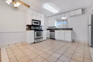 1207 W Wall St, Grapevine, TX 76051 - Photo 7