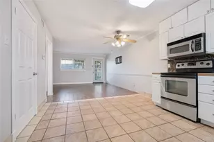 1207 W Wall St, Grapevine, TX 76051 - Photo 3