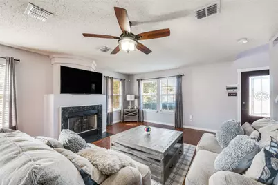 220 Sunset Oaks Drive, Fort Worth, TX 76112 - Photo 3
