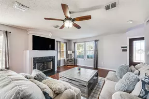 220 Sunset Oaks Dr, Fort Worth, TX 76112 - Photo 3