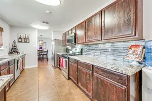 220 Sunset Oaks Dr, Fort Worth, TX 76112 - Photo 7