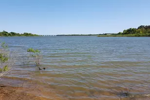 230 Oakwood Cir, Shady Shores, TX 76208 - Photo 23