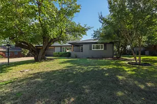102 Juniper St, Mansfield, TX 76063 - Photo 3