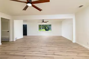 102 Juniper St, Mansfield, TX 76063 - Photo 13