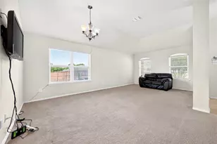 8448 Little Fawn Ln, Dallas, TX 75249 - Photo 5