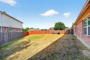 8448 Little Fawn Ln, Dallas, TX 75249 - Photo 39