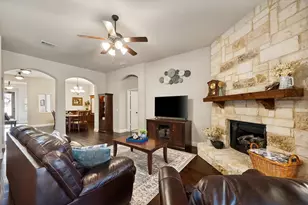 1120 Cardinal Ridge Rd, Burleson, TX 76028 - Photo 5