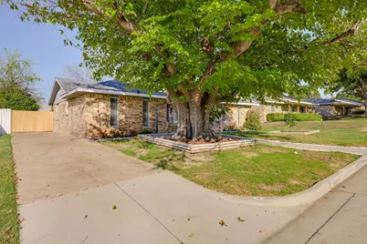1205 Denmark Street, Grand Prairie, TX 75050 - Photo 21