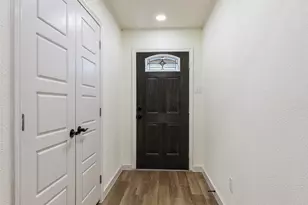 513 Colonial Dr, Garland, TX 75043 - Photo 3