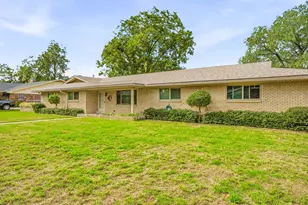 2190 N Woodland St, Stephenville, TX 76401 - Photo 1