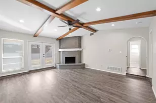 2001 San Jacinto Dr, Arlington, TX 76012 - Photo 3