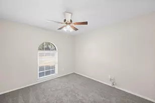 2001 San Jacinto Dr, Arlington, TX 76012 - Photo 17