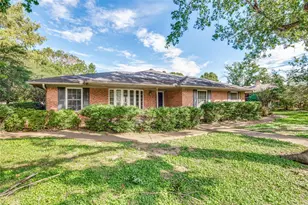 2106 Sunnyvale Rd, Grand Prairie, TX 75050 - Photo 1