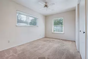2106 Sunnyvale Rd, Grand Prairie, TX 75050 - Photo 17