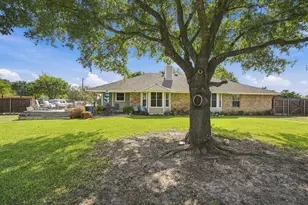 819 Nokomis Cir, Lancaster, TX 75146 - Photo 29