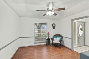 819 Nokomis Cir, Lancaster, TX 75146 - Photo 11