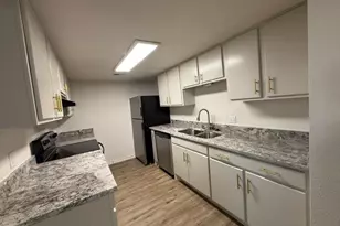 1505 W Pearl St, Granbury, TX 76048 - Photo 5