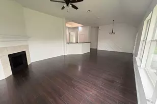6426 St Leonard Dr, Arlington, TX 76001 - Photo 9