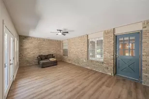 1718 Timbers Dr, Irving, TX 75061 - Photo 9