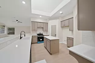5776 Falcon Ridge Ct, Haltom City, TX 76137 - Photo 11