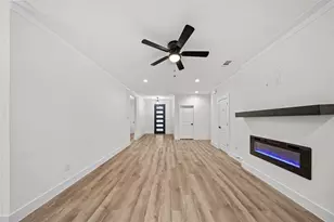 1829 Galveston St, Grand Prairie, TX 75051 - Photo 9