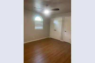 315 S Baker Street, Granbury, TX 76048 - Photo 11