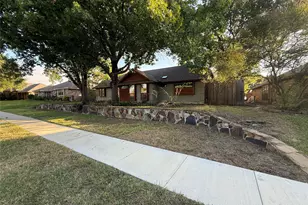 1617 Oak Creek Dr, Lewisville, TX 75077 - Photo 3
