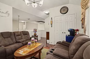 5304 Tennis Villa Dr, Arlington, TX 76017 - Photo 15