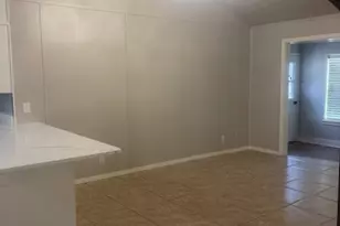 315 S Baker St, Granbury, TX 76048 - Photo 9