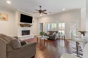329 Edinburgh Ln, Waco, TX 76712 - Photo 3