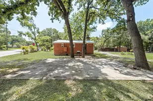 501 Lakeshore Rd, Shady Shores, TX 76208 - Photo 11