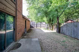 1604 Brentwood Dr, Irving, TX 75061 - Photo 19