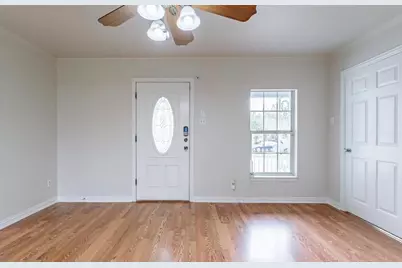 1618 Ash Street, Grand Prairie, TX 75050 - Photo 3